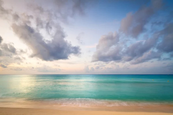 Praia idílica do Mar do Caribe — Fotografia de Stock