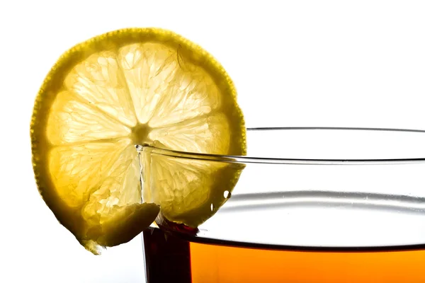 Taza de té con limón —  Fotos de Stock