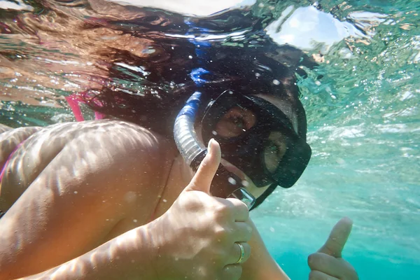 Mergulho com snorkel no mar do Caribe — Fotografia de Stock