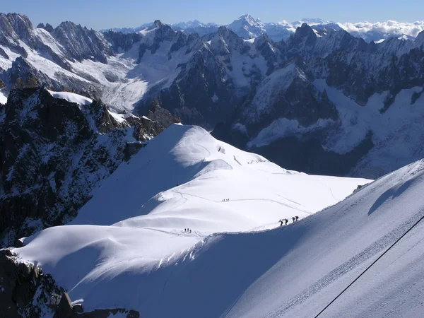 Bergsteiger in den Alpen — Stockfoto