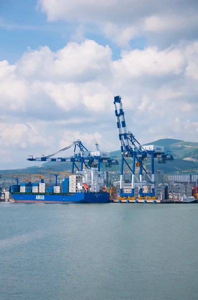 Porto de carga marítima em Novorossiysk, Moscovo — Fotografia de Stock
