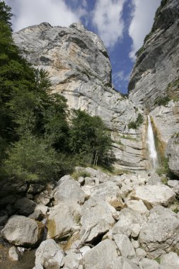 dağ bir şelale peyzaj