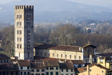 Lucca.