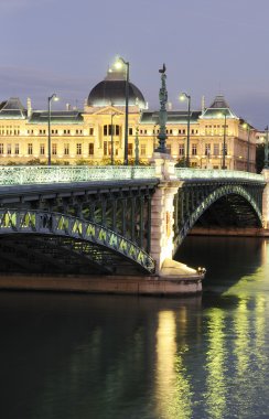 gece tarafından Lyon