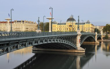 gece tarafından Lyon