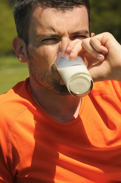 ดื่มนม — ภาพถ่ายสต็อก