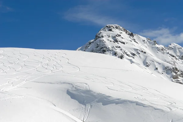 Montaña en invierno — Foto de Stock