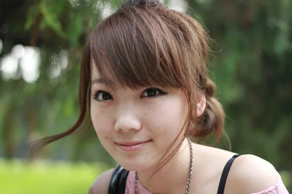 En härlig asiatisk kvinna — 图库照片