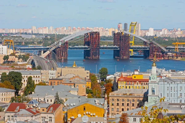 Kiev bedrijfsleven en industrie stad landschap — Stockfoto