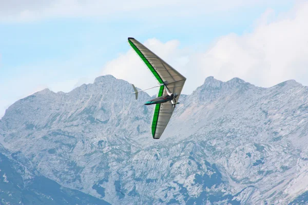 スロベニアでのハング グライダー — ストック写真