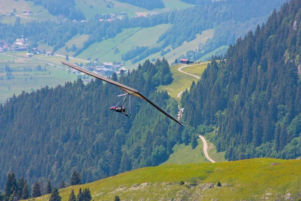 Sárkányrepülés, svájci-Alpok — Stock Fotó