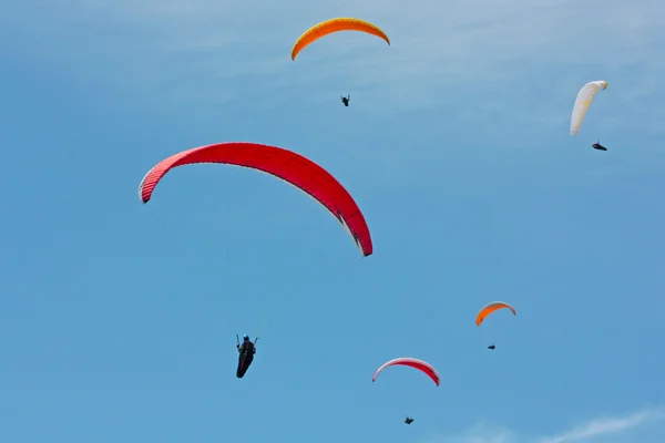 Julian alps için yamaç paraşütü — Stok fotoğraf