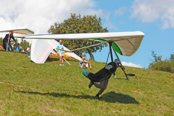 Hang gliding in Slovenia — Stock Photo, Image