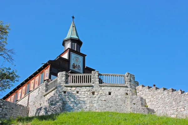 Маленькая церковь в Альпах — стоковое фото