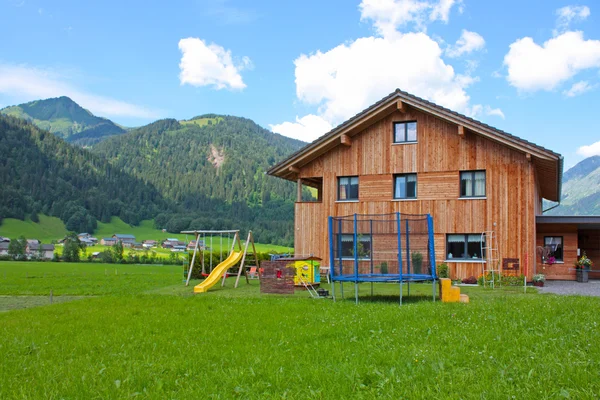 Oostenrijkse Alpen platteland — Stockfoto