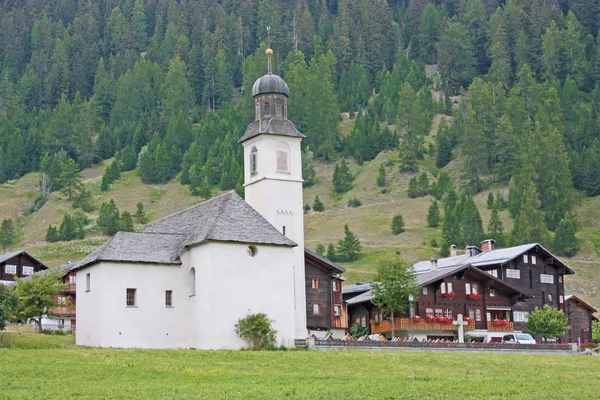 Χωριό στην Ελβετία — Φωτογραφία Αρχείου