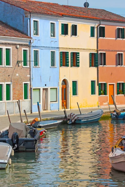 Colorful buildings of Burano — Stock Photo, Image
