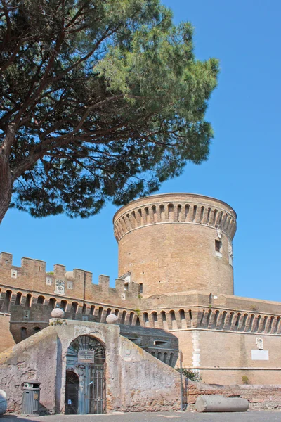 Giulius ii hradní věž v Ostii — Stock fotografie