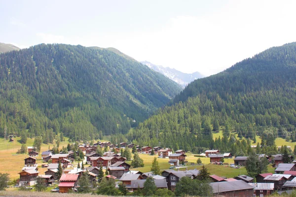 在瑞士的小村庄 — 图库照片