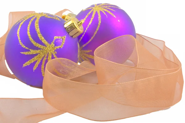Вайолет Рождественские шарики — стоковое фото