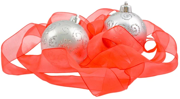 Серебряные рождественские шарики — стоковое фото