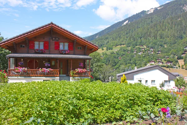 Dorf in der Schweiz — Stockfoto