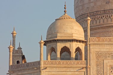 taj mahal at sunrise görünümünü