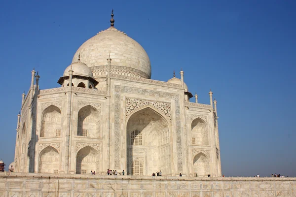 Blick auf den Taj Mahal bei Sonnenaufgang — Stockfoto