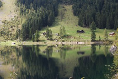 vorderer gosausee dachstein dağların yakınında, manzara