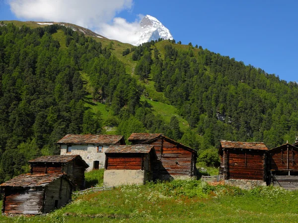 Svájci hegyi falu — Stock Fotó