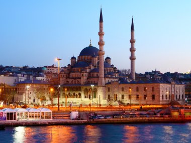 Geceleri İstanbulun yeni Camii