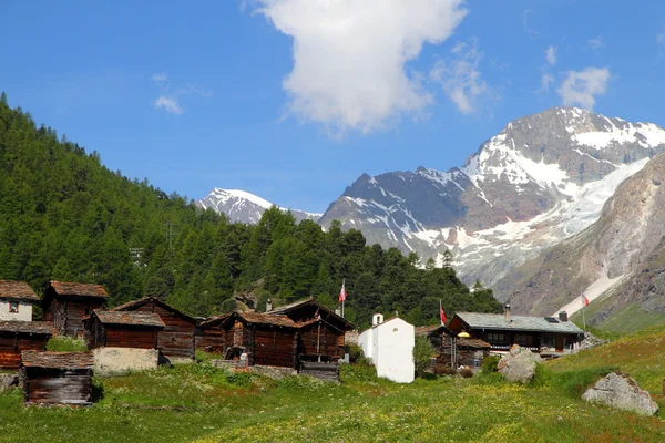 Švýcarské horské vesnice — Stock fotografie