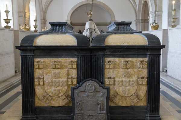Pantheon portugisiska kungar i kyrkan sao vicente de för en Lissabon, portugal — Stockfoto