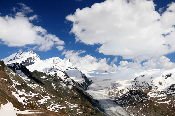 Ledovec scenérii švýcarských Alp — Stock fotografie