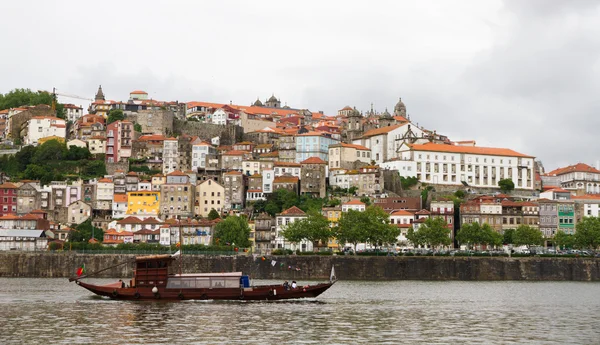Porto s čluny na řece, Portugalsko — Stock fotografie