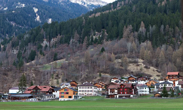 Barevné horského údolí, zillis, Švýcarsko — Stock fotografie
