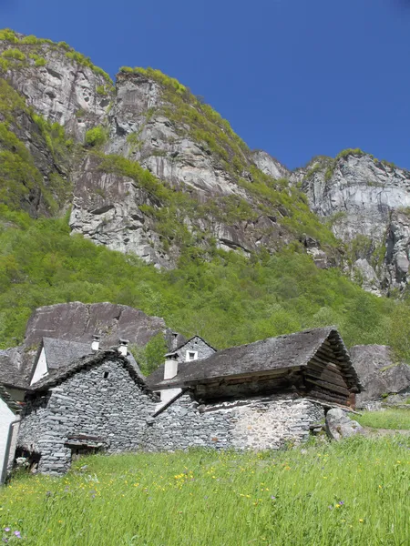 Trockensteinhäuser in Ticino — Stockfoto