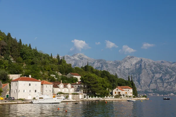 Tiché historické město perast, Černá Hora — Stock fotografie