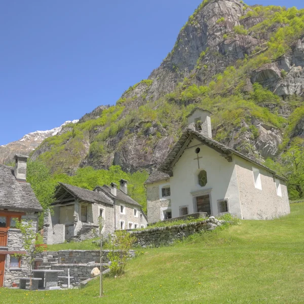 Ticino bergsby — Stockfoto