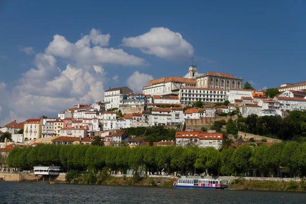 Aimant de ville Coimbra en été — Photo