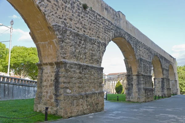 Aquaduct in coimbra, portugal — Stockfoto