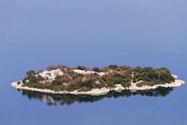 Karadağ İşkodra Gölü Adası