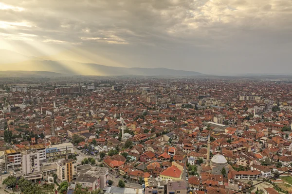Prisren v Kosovu při západu slunce — Stock fotografie
