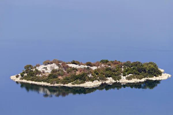 Island of lake Skadar in Montenegro — Stock Photo, Image