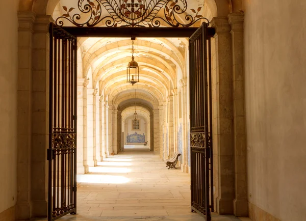 Poort van het klooster van curch sao vicente de voor een Lissabon. — Stockfoto