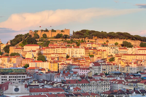Castillo Sao Jorge al atardecer en Lisboa, Portugal — Foto de Stock