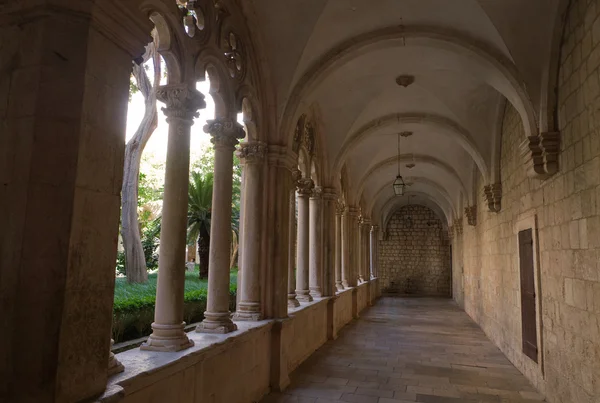 Mosteiro franciscano em Dubrovnik, Croácia — Fotografia de Stock