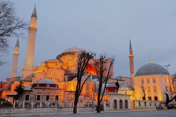Hagia Sophia à noite, imagem HDR — Fotografia de Stock