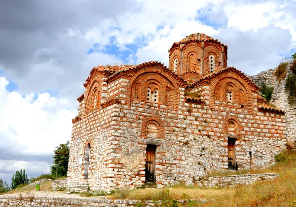 Yzantine tarzı kilise berat yukarıda — Stok fotoğraf