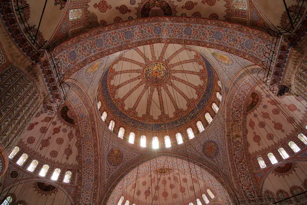 Plafond van blauwe moskee in Istanboel — Stockfoto